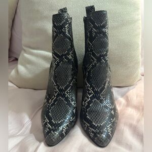 Steve Madden Snakeskin Patterned Ankle Boots size 35